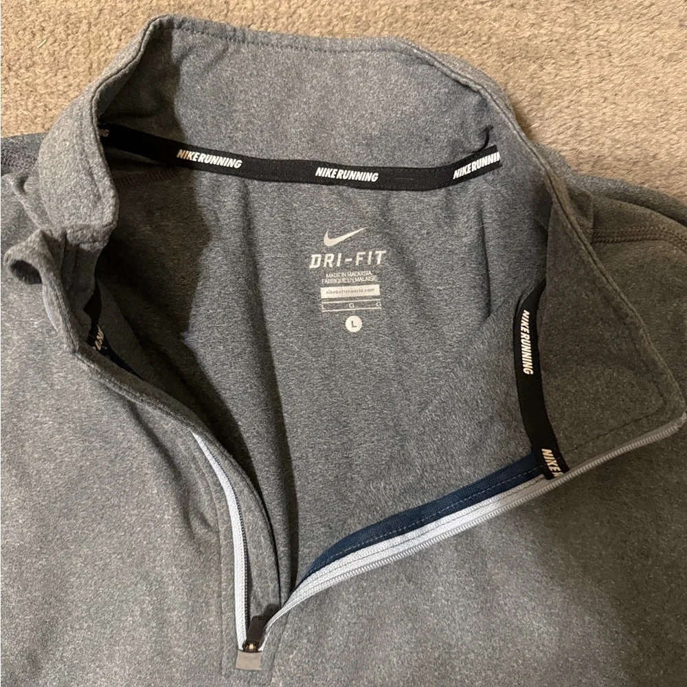 Nike Men’s Dri-FIT Gray Half Zip Running Pullover Size Large